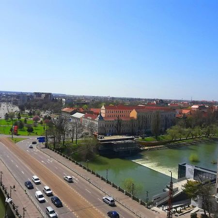 Ana'S Apartment Oradea Luaran gambar