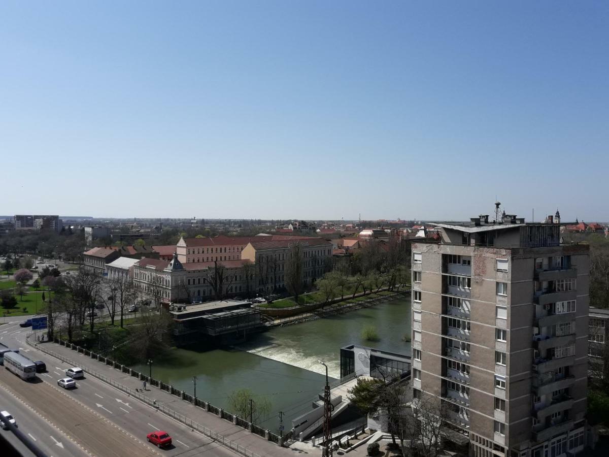 Ana'S Apartment Oradea Luaran gambar